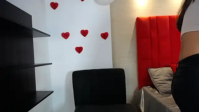 Snapshot of Luna_Millers chatting on February 23, 4:25 am Luna Millers online show from February 23, 4:25 am