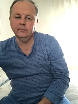 Snapshot of YachtCaptain10 chatting on February 2, 10:36 am YachtCaptain10 online show from February 2, 10:36 am