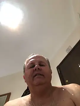 Snapshot of YachtCaptain10 chatting on February 6, 12:56 pm YachtCaptain10 online show from February 6, 12:56 pm