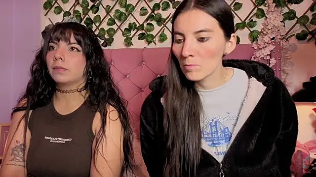 Valkiria-and-Dione online show from April 30, 1:07 pm