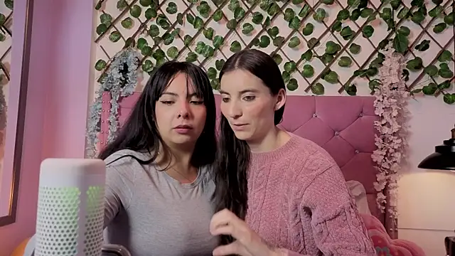 Valkiria-and-Dione online show from April 14, 12:54 pm