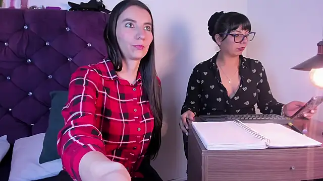 Snapshot of Valkiria-and-Dione chatting on February 9, 7:34 pm Valkiria-and-Dione online show from February 9, 7:34 pm