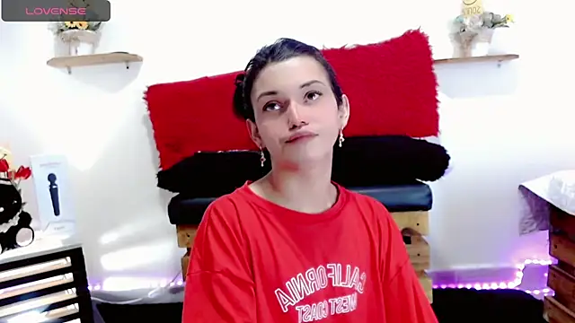 Snapshot of NathalialLooes chatting on February 15, 8:52 pm NathalialLooes online show from February 15, 8:52 pm