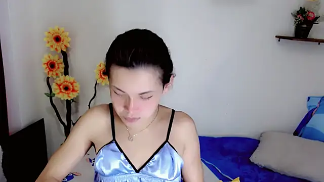 Snapshot of NathalialLooes chatting on June 19, 8:25 pm NathalialLooes online show from June 19, 8:25 pm