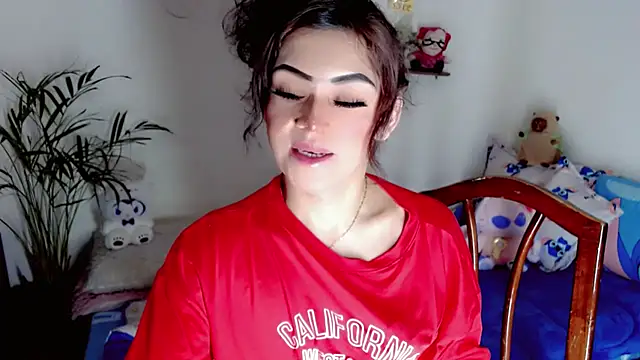 Snapshot of NathalialLooes chatting on June 25, 5:18 pm NathalialLooes online show from June 25, 5:18 pm
