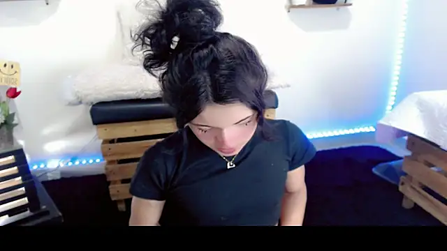 NathalialLooes online show from March 29, 5:09 am