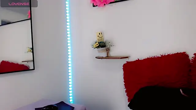 Snapshot of NathalialLooes chatting on January 31, 11:03 pm NathalialLooes online show from January 31, 11:03 pm