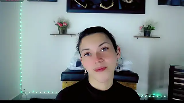 Snapshot of NathalialLooes chatting on February 25, 5:29 am NathalialLooes online show from February 25, 5:29 am