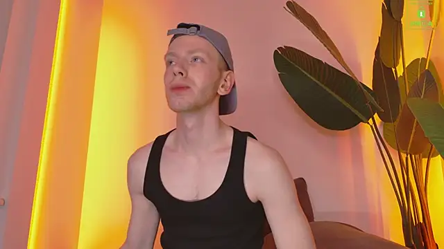 Snapshot of ZidNevil chatting on February 8, 9:07 am ZidNevil online show from February 8, 9:07 am