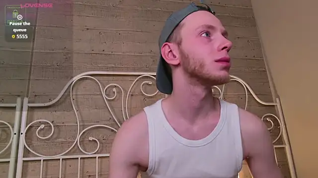 Snapshot of ZidNevil chatting on February 24, 8:31 pm ZidNevil online show from February 24, 8:31 pm