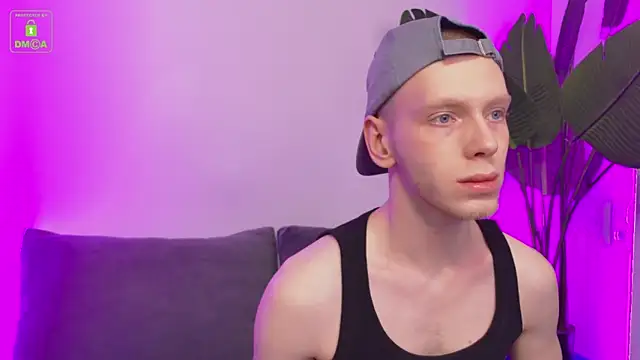 Snapshot of ZidNevil chatting on February 7, 8:17 pm ZidNevil online show from February 7, 8:17 pm