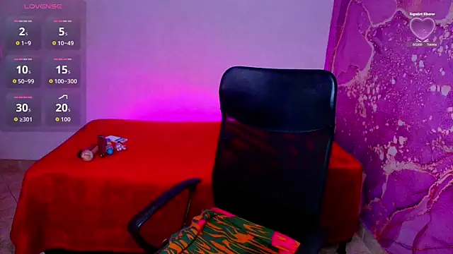 Snapshot of canela_salvaje chatting on June 24, 7:33 pm canela salvaje online show from June 24, 7:33 pm