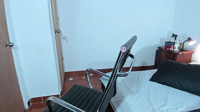 Snapshot of AshlyViper chatting on February 27, 11:21 am AshlyViper online show from February 27, 11:21 am