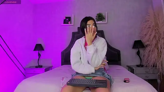 Snapshot of KarelyMitchel chatting on February 26, 1:11 pm KarelyMitchel online show from February 26, 1:11 pm