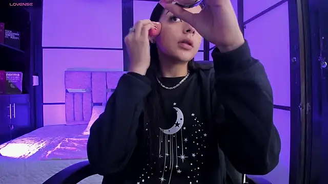 Snapshot of KarelyMitchel chatting on February 7, 2:03 pm KarelyMitchel online show from February 7, 2:03 pm