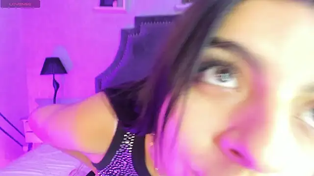 Snapshot of KarelyMitchel chatting on February 23, 2:28 pm KarelyMitchel online show from February 23, 2:28 pm