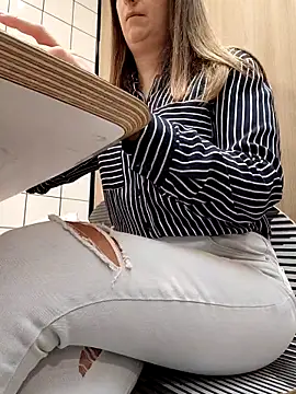 Alexdevil92 online show from April 17, 7:11 am