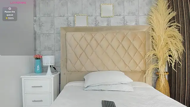 CleoFoxx  online show from March 27, 1:01 pm