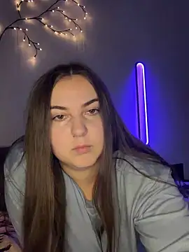 AlyaX X online show from February 6, 2:02 pm