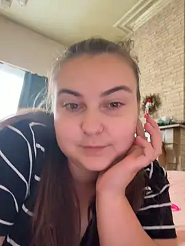 AlyaX X online show from May 6, 1:26 pm