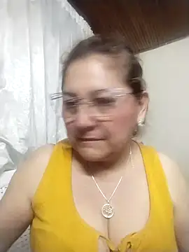 Snapshot of JULIETA_21- chatting on July 9, 1:50 am JULIETA 21- online show from July 9, 1:50 am