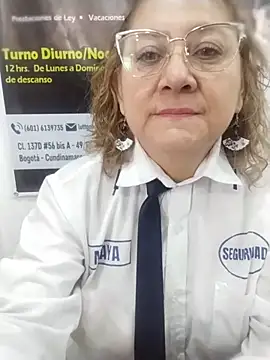 Snapshot of JULIETA_21- chatting on May 13, 1:07 pm JULIETA 21- online show from May 13, 1:07 pm