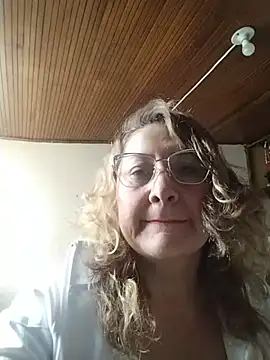 Snapshot of JULIETA_21- chatting on July 4, 4:44 pm JULIETA 21- online show from July 4, 4:44 pm