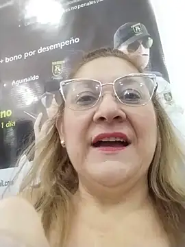Snapshot of JULIETA_21- chatting on May 30, 2:01 pm JULIETA 21- online show from May 30, 2:01 pm
