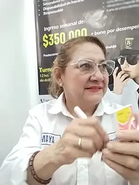 Snapshot of JULIETA_21- chatting on May 15, 1:09 pm JULIETA 21- online show from May 15, 1:09 pm