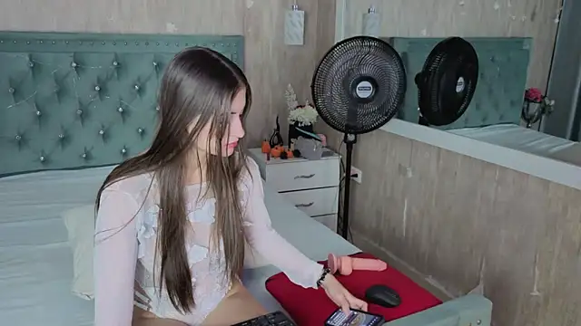 Miia Velvett online show from March 12, 2:54 pm