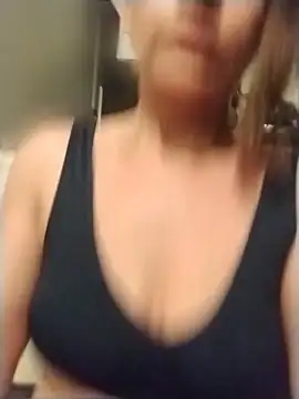 Snapshot of Sexycaylaxxxx chatting on June 3, 11:42 pm Sexycaylaxxxx online show from June 3, 11:42 pm