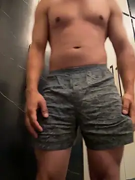 Snapshot of tonyxx000 chatting on February 17, 4:59 pm tonyxx000 online show from February 17, 4:59 pm