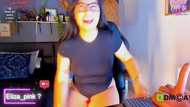 eliza pink24 online show from April 17, 6:44 pm