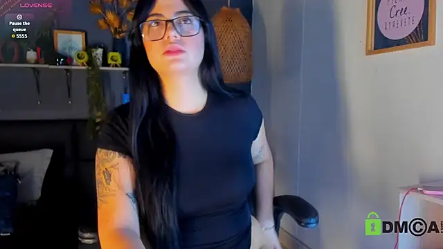 eliza pink24 online show from March 7, 6:35 pm