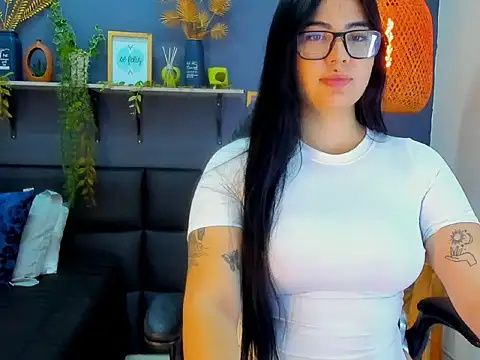 Snapshot of eliza_pink24 chatting on February 2, 9:25 pm eliza pink24 online show from February 2, 9:25 pm