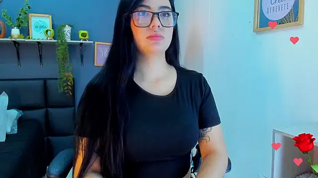 Snapshot of eliza_pink24 chatting on February 19, 9:45 pm eliza pink24 online show from February 19, 9:45 pm