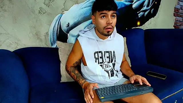 Snapshot of DaveParker_ chatting on February 7, 12:57 pm DaveParker online show from February 7, 12:57 pm