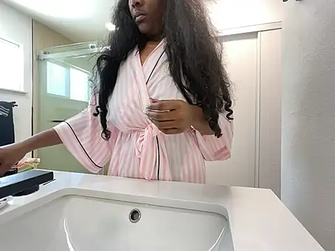 Anadia Starr online show from April 5, 9:10 pm