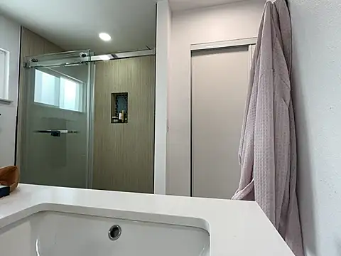 Anadia Starr online show from April 2, 9:10 pm