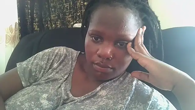 Snapshot of MIlk_Spray_ chatting on February 25, 7:52 am MIlk Spray online show from February 25, 7:52 am