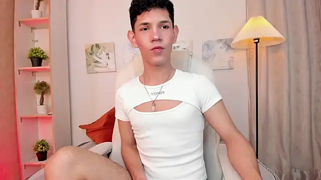 Snapshot of arlequiin_ chatting on February 10, 9:03 pm arlequiin online show from February 10, 9:03 pm