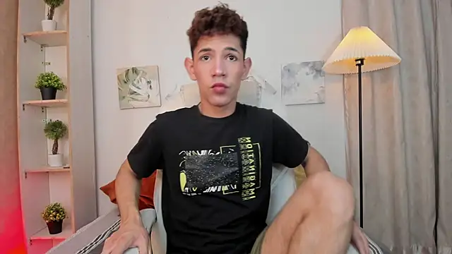 Snapshot of arlequiin_ chatting on February 7, 8:39 pm arlequiin online show from February 7, 8:39 pm