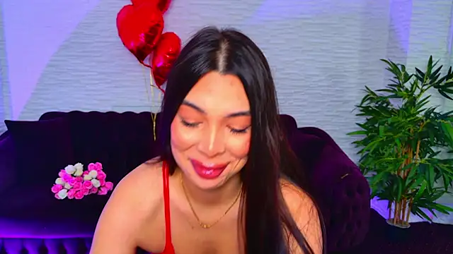 Snapshot of MollyDolley chatting on February 16, 8:40 pm MollyDolley online show from February 16, 8:40 pm