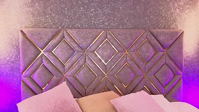 Snapshot of Bella-Swant chatting on May 19, 7:43 pm Bella-Swant online show from May 19, 7:43 pm