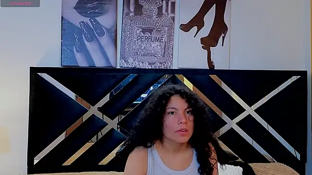 Zoe-yanin online show from April 15, 6:56 pm