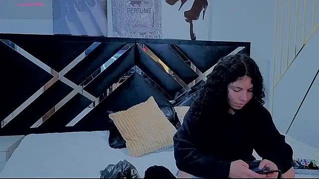 Zoe-yanin online show from April 9, 6:47 pm