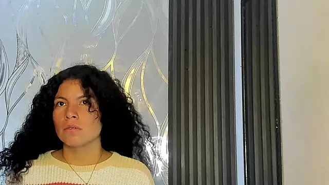 Zoe-yanin online show from February 12, 7:02 pm