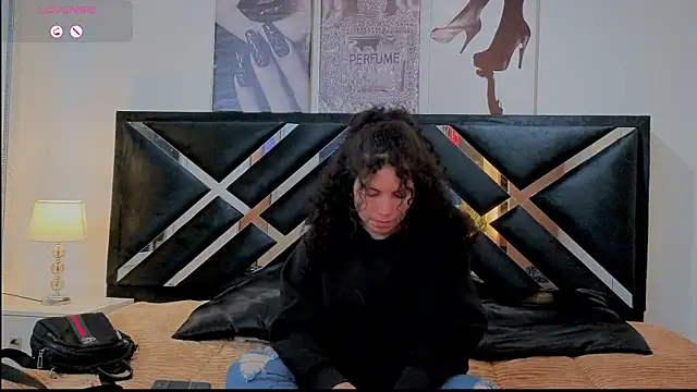 Zoe-yanin online show from March 31, 6:43 pm