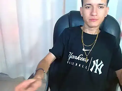 eroboyxox online show from February 25, 8:08 pm