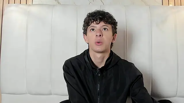 Snapshot of David_Roy_ chatting on February 23, 1:01 pm David Roy online show from February 23, 1:01 pm